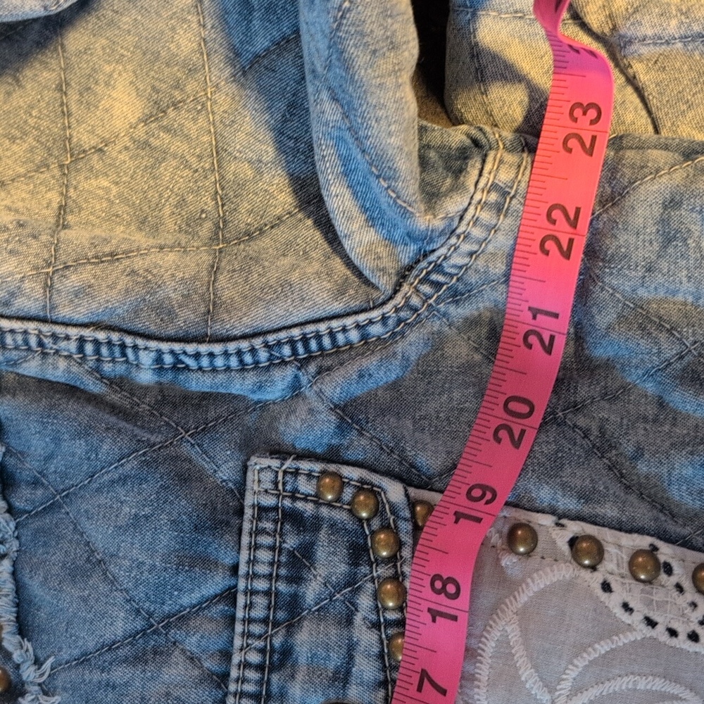 NEW! POL Blue Quilted Denim Jacket Western Inspired Studs & Eyelet Detail - Picture 11 of 16